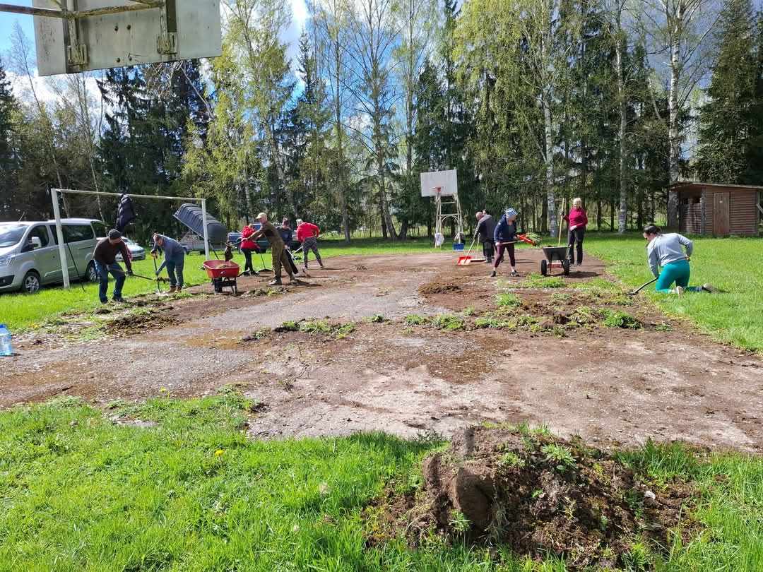 Obinitsa küla äraväsinud staadioni osas jagub ideid ja soove